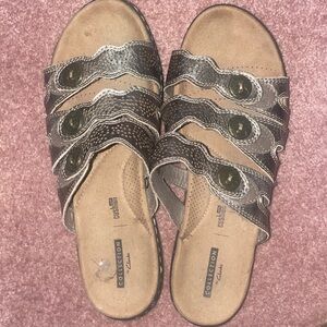 Clarks cushion collection sandals size 9